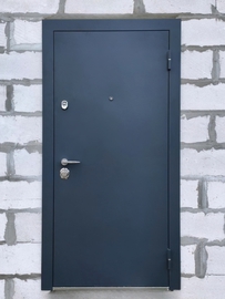 Порошковая дверь в доме из газоблока