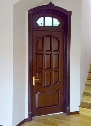 Фото взломостойкой металлической двери с отделкой