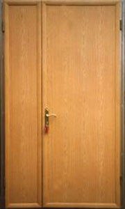 Тамбурная дверь с ламинатом