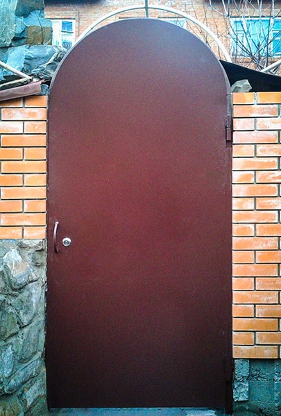 Арочная порошковая дверь