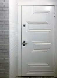Белая дверь с панелью МДФ