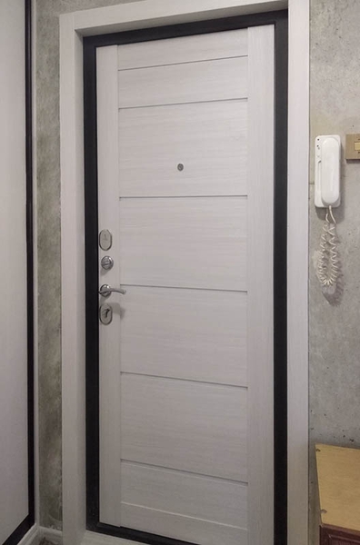 Белая шпонированная панель