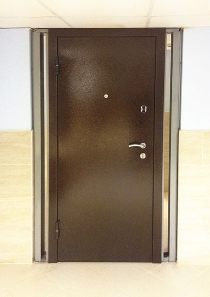 Офисная дверь