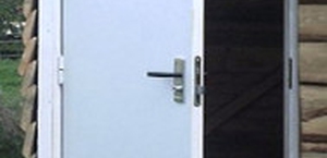 Входные металлические двери для хозблоков и сараев