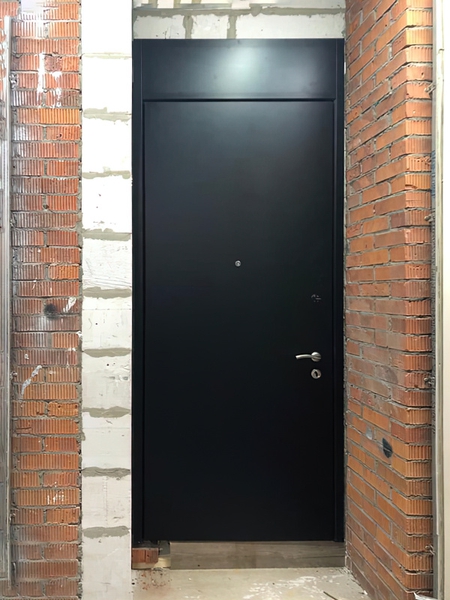 Дверь с фрамугой, вид изнутри