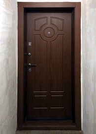 Дверь с коричневым МДФ покрытием
