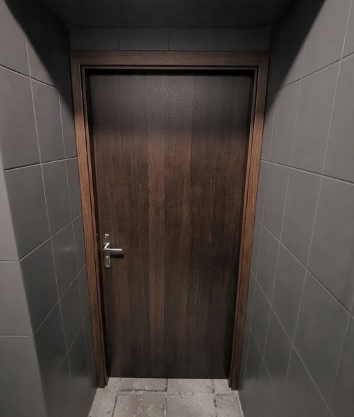 Дверь с ламинатом