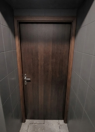 Дверь с ламинатом