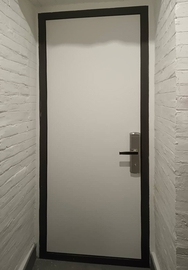 Дверь с ламинированной панелью