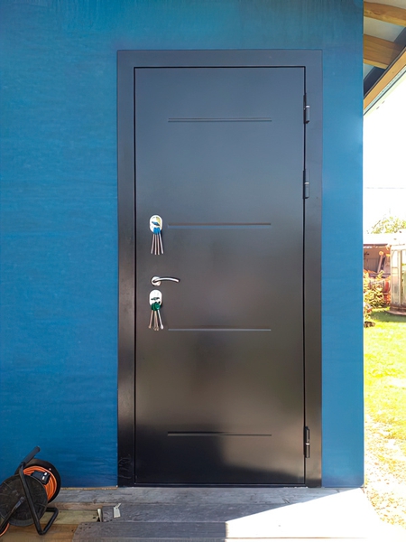 Дверь с выдавленным рисунком