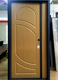 Стальная дверь со светлым МДФ