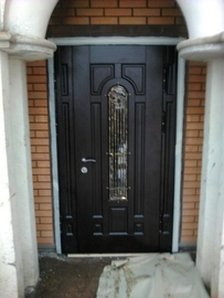 Дверь в частном доме в Ногинске