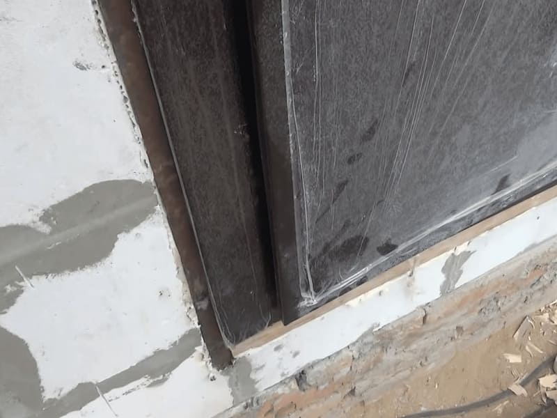 Нижняя часть двери