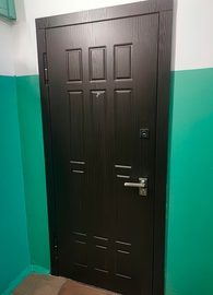 Квартирная дверь с МДФ отделкой