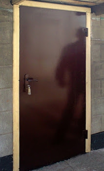 Одностворчатая дверь для кладовой комнаты