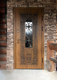 Остекленная дверь в частном доме