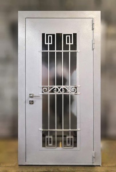 Порошковая дверь со стеклом и решеткой