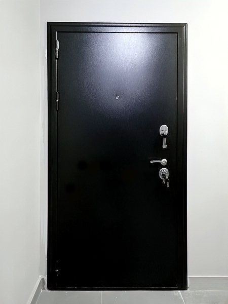 С черным порошковым окрасом