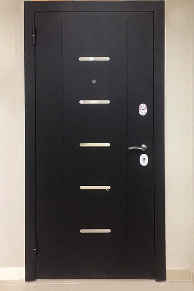 С хромированными вставками