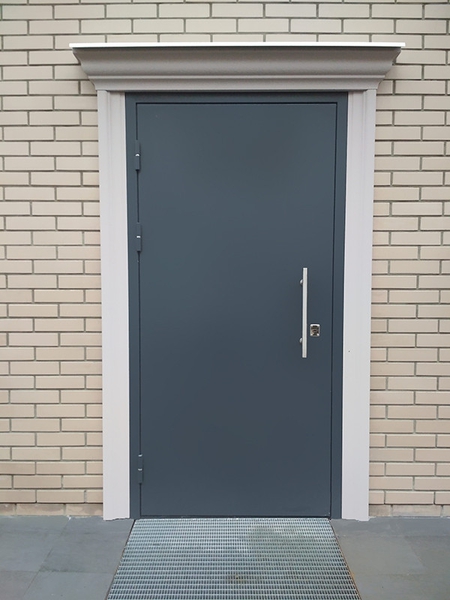 С ручкой-поручнем