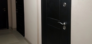 Смотрите пример установки двери в квартиру «Порошок и МДФ»