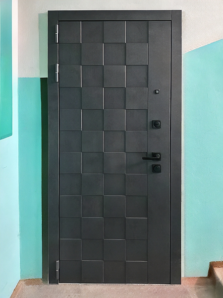 Серая панель с фрезеровкой