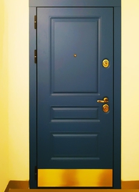 Синяя МДФ дверь с отбойником