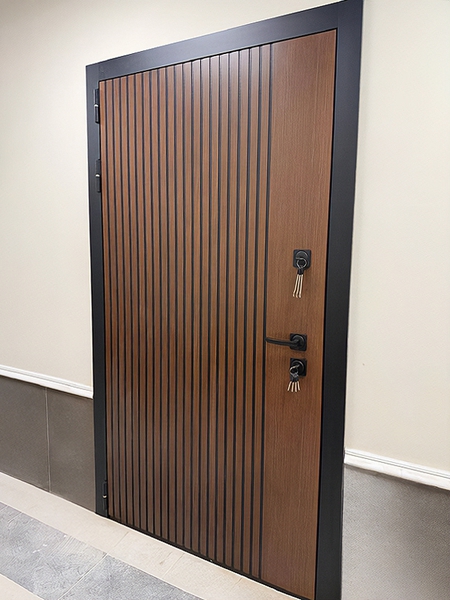 Стальная дверь с MDF