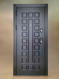 Стальная дверь с МДФ отделкой, вид спереди