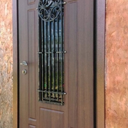 Остекленная дверь с терморазрывом и ковкой