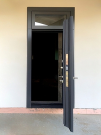 Вид установленной двери