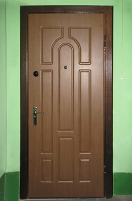Дверь с фрезеровкой