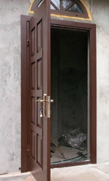 Стальная дверь с металлофиленкой